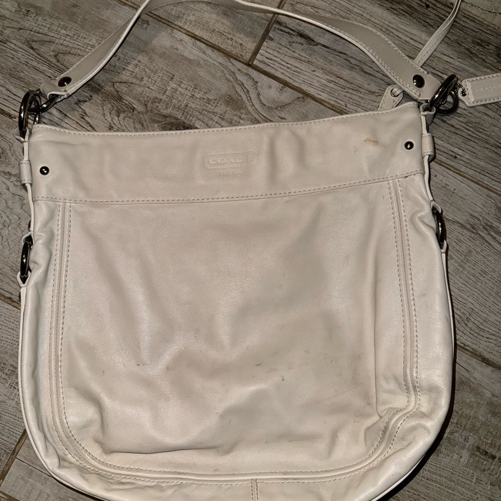 Coach White Leather Shoulder Bag